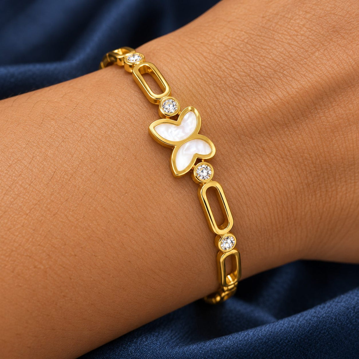 Pearl Butterfly Link Bangle - Macro