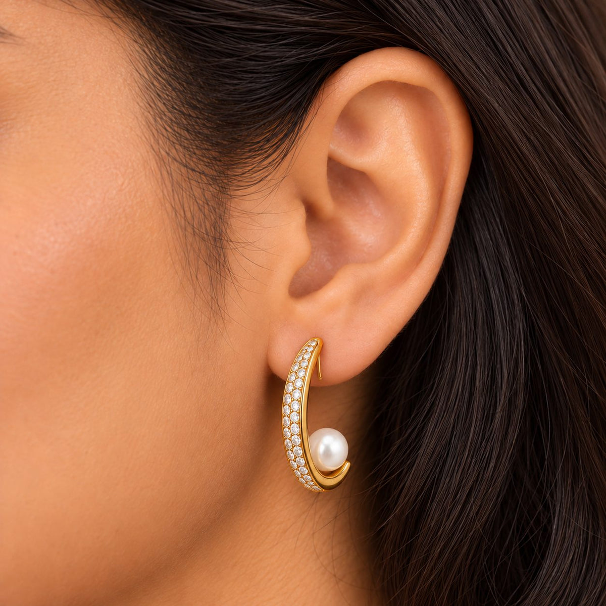 Pearl Tip C-Hoop Earrings - Macro