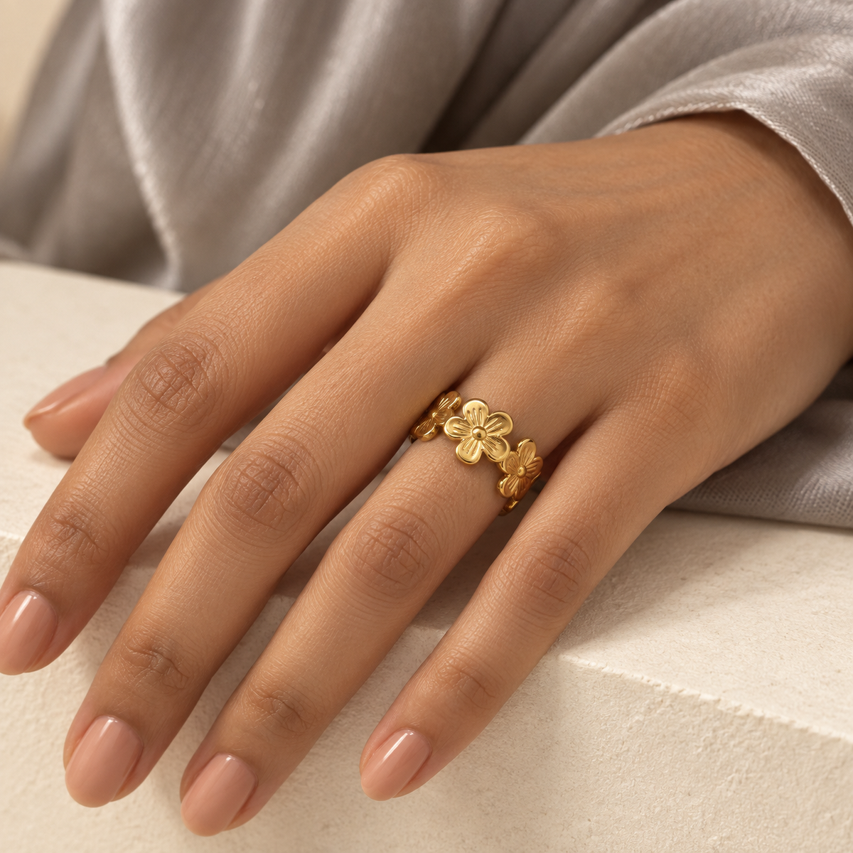 Petal Garland Adjustable Ring - Model