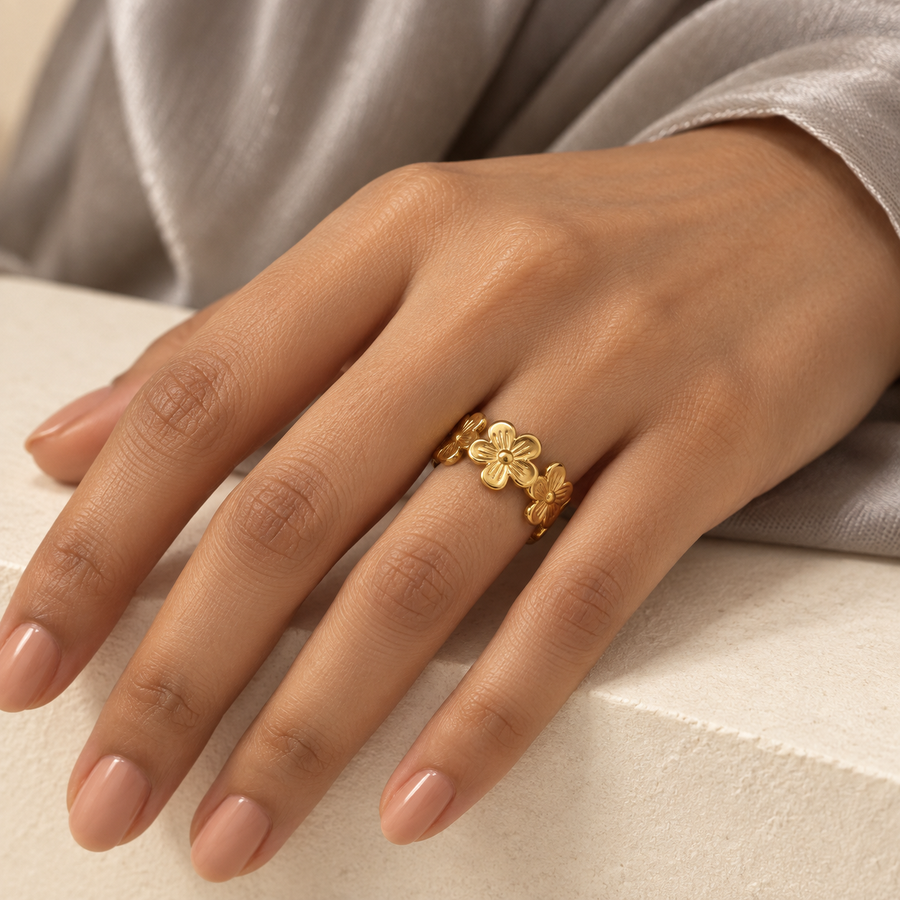 Petal Garland Adjustable Ring - Model