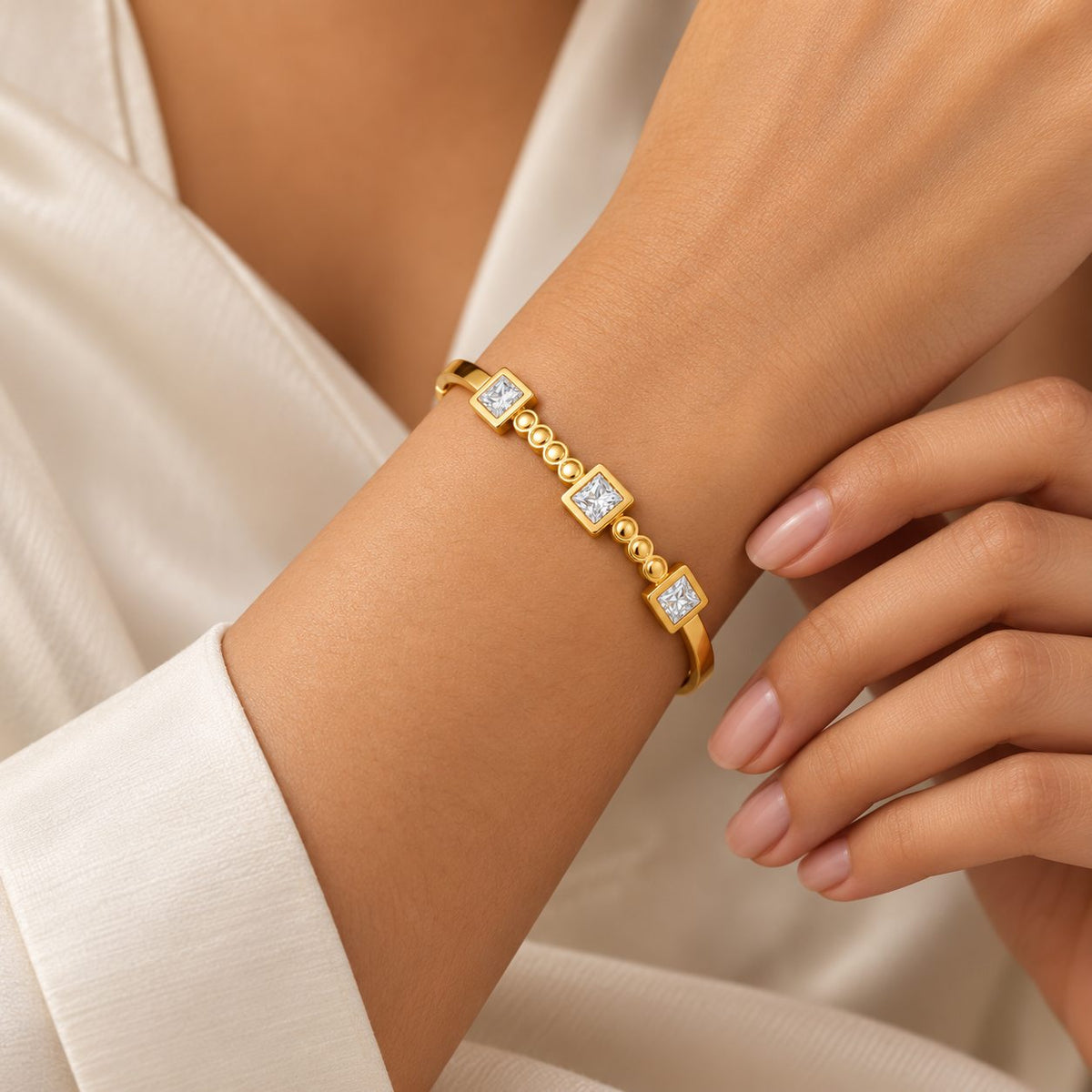 Princess Crystal Station Bangle - Model