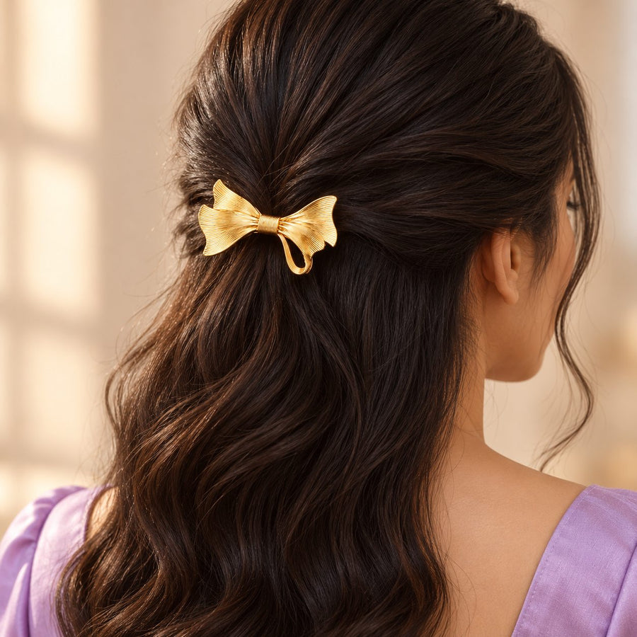 Ribbed Golden Bow Hair Clip - Model